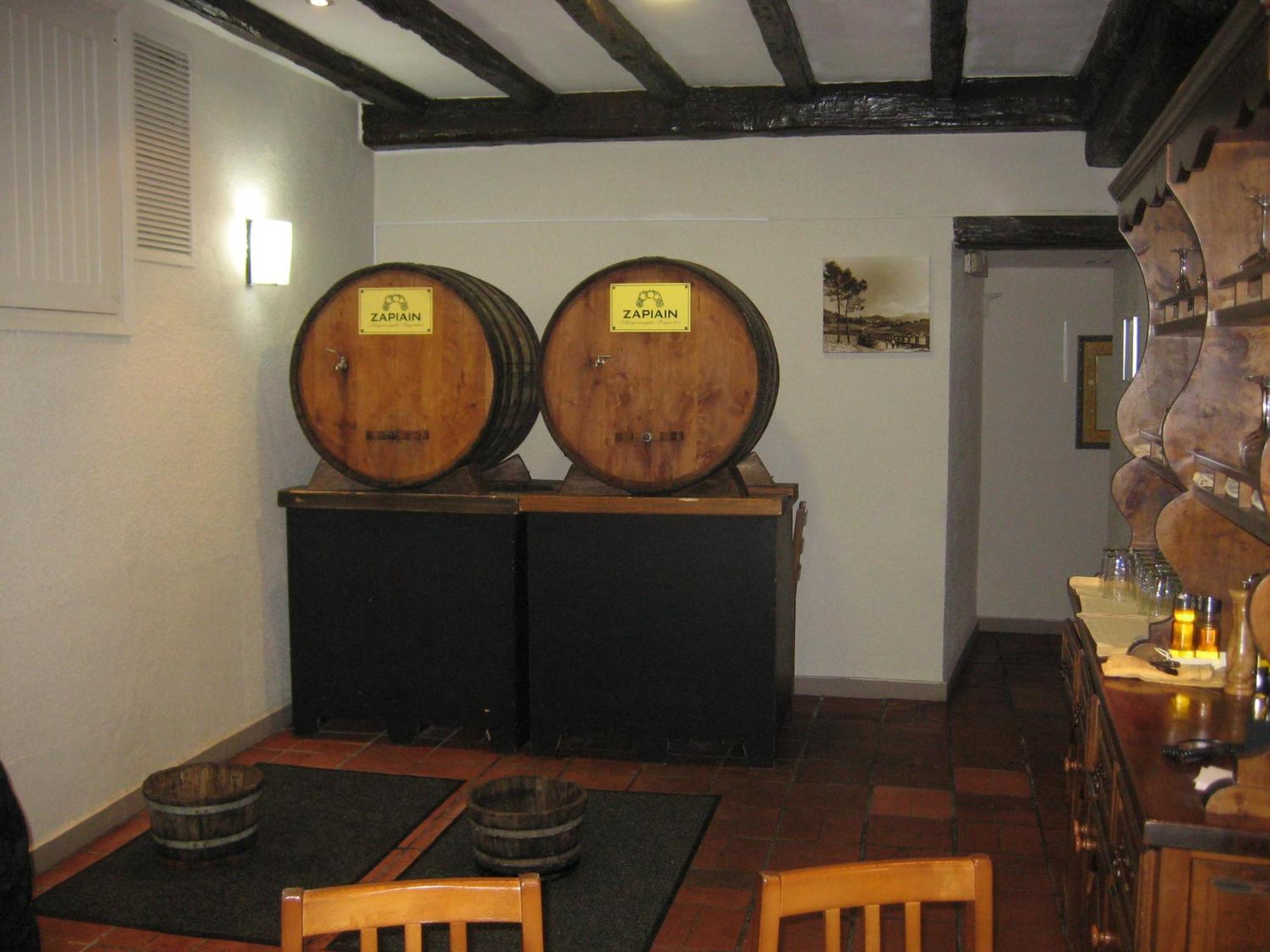 Gurutzeberri Hotel Oiartzun Buitenkant foto