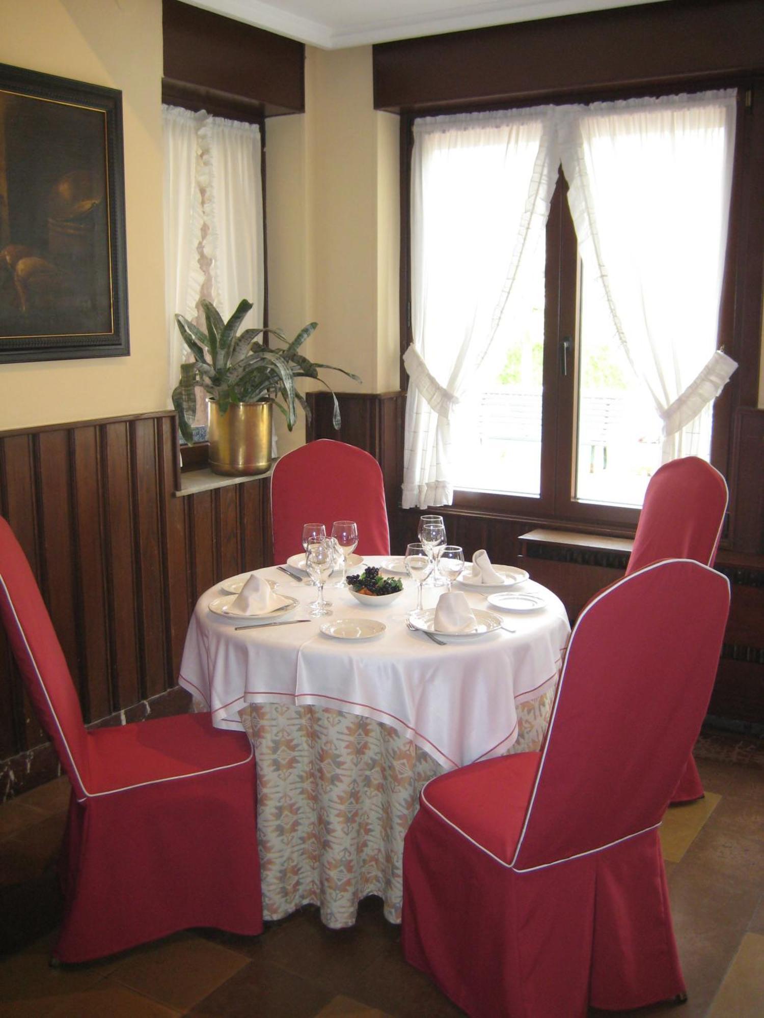 Gurutzeberri Hotel Oiartzun Buitenkant foto